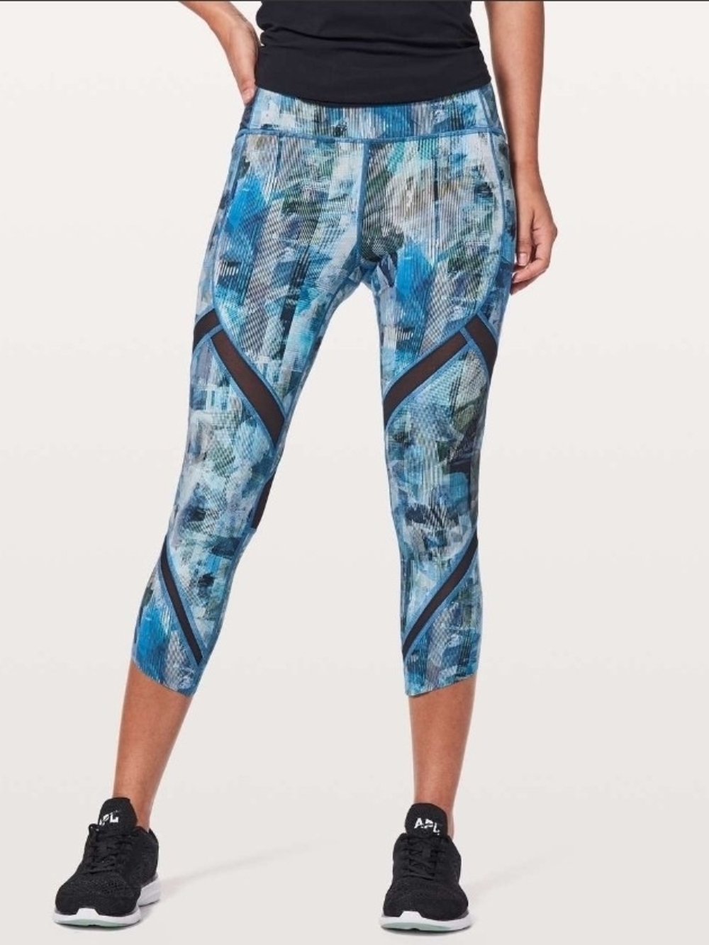 lululemon athletica On Pace Blue Multi-Print Capri Leggings with Black Mesh